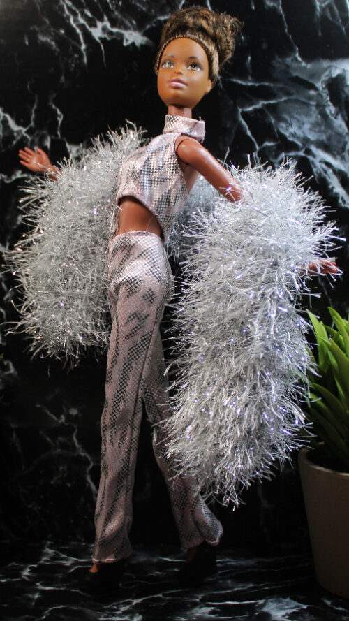 Wrap: Boa Feathery Sparkle - Silver Bullet - Image 3