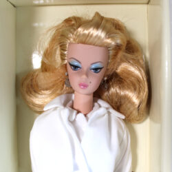 Silkstone: Barbie Fashion Model Collection "Trench Setter" /2003 B3442 - (NRFB)