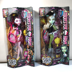 Monster High: G1 2-Doll Lot "Freaky Fusion" Frankie Stein & Draculaura /2013 Asst-CBP34-CBP35 & Asst-CBX38-CBX40 - (NRFB)