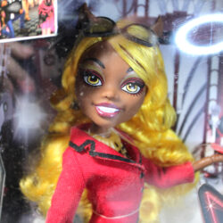 Monster High: G1 Claudia Wolf "Frights, Camera, Action!" /2013 Asst BDD84: BDD88 - (NRFB)