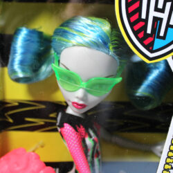 Monster High: G1 Ghoulia Yelps "Skultimate Roller Maze" /2011 Asst X3671: X3675 - (NRFB)
