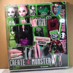 Monster High: G1 2-Doll Create-a-Monster Kit "Werewolf & Dragon" /2011 Asst Y6608/Y6609 - (NRFB)