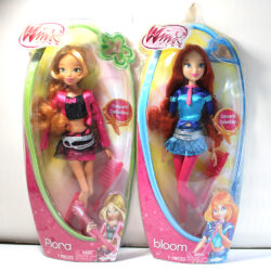 Jakks Pacific: Winx Club Bloom & Flora "Concert Collection" 2-Doll Lot /2012 42305-44418 - (NRFB)