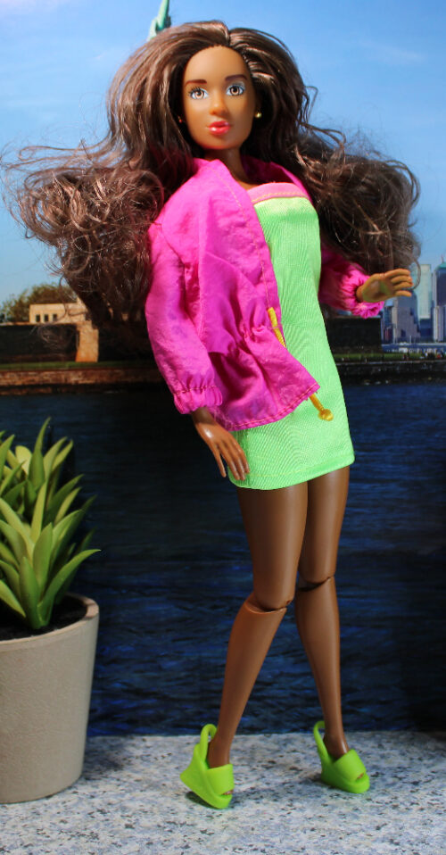 Fresh Dolls: Gabrielle, Dark Brown, Medium Dark Brown Long Straight Curly Ends Hair - (Redressed) - Image 3