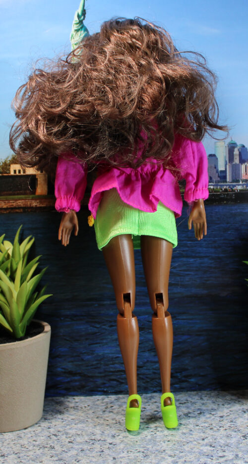 Fresh Dolls: Gabrielle, Dark Brown, Medium Dark Brown Long Straight Curly Ends Hair - (Redressed) - Image 5