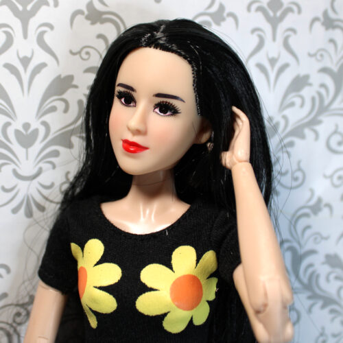 Action Fashion Doll: Black Hair - (Dressed)