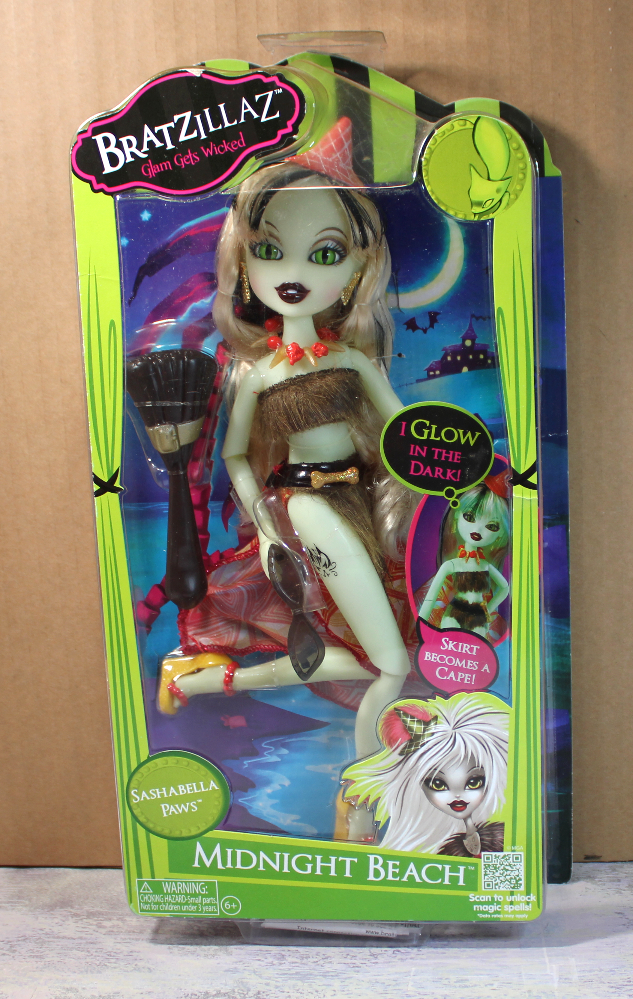 MGA: Bratzillaz Sashabella Paws "Midnight Beach" /2013 519232 - (NRFB) - Image 2
