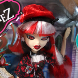 MGA: Bratzillaz Jade J'Adore "Back to Magic" /2013 523574M - (NRFB)