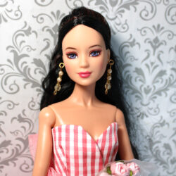 Hybrid: Mattel Blair "12 Dancing Princesses" Wearing "Beautiful Bridesmaid" Ensemble /2006 K4161 (Redressed, Rebodied Integrity Dynamite Girls)