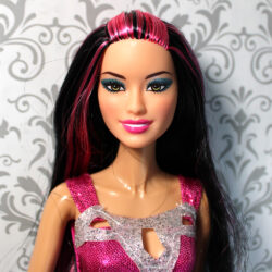 Hybrid: Mattel Raquelle Fashionistas Rainbow Wave 1 /2013 X7872 - (Nude, Rebodied Mizi Clone)