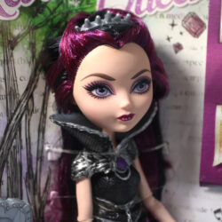 Ever After High: G1 Raven Queen /2013 Asst BBD41: BBD42 - (NRFB)